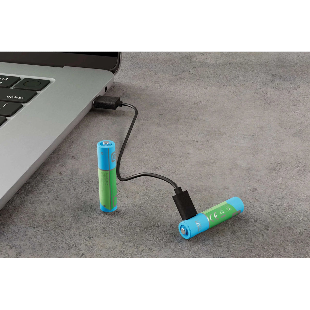 2 AAA/AA batteries rechargeable via USB-C